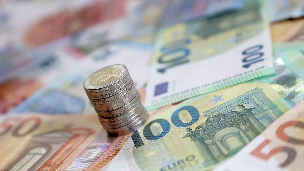 In der Politik wird gerne nach neuen Einnahmequellen gesucht. In Westoverledingen wurde nun eine Grundsteuer C vorgeschlagen. Symbolfoto: DPA