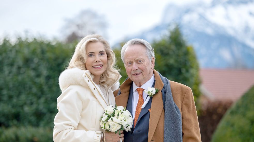 Gabriela zu Leiningen und Wolfgang Porsche haben geheiratet. Foto: Albert Moser