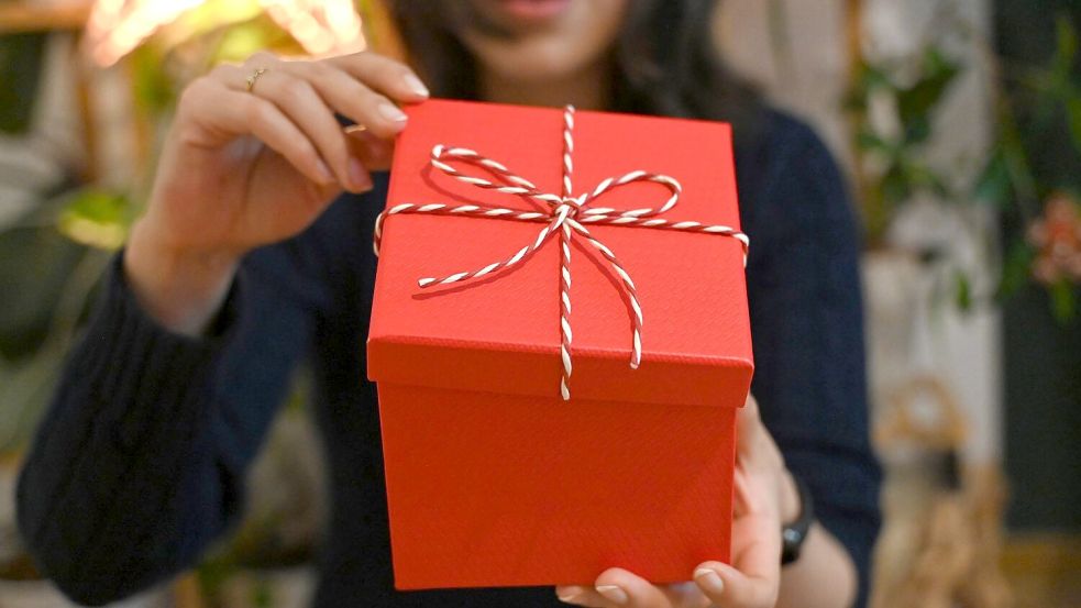 Ich schenk‘ mir was: neuer Geschenke-Trend zum Fest Foto: Elisa Schu/dpa