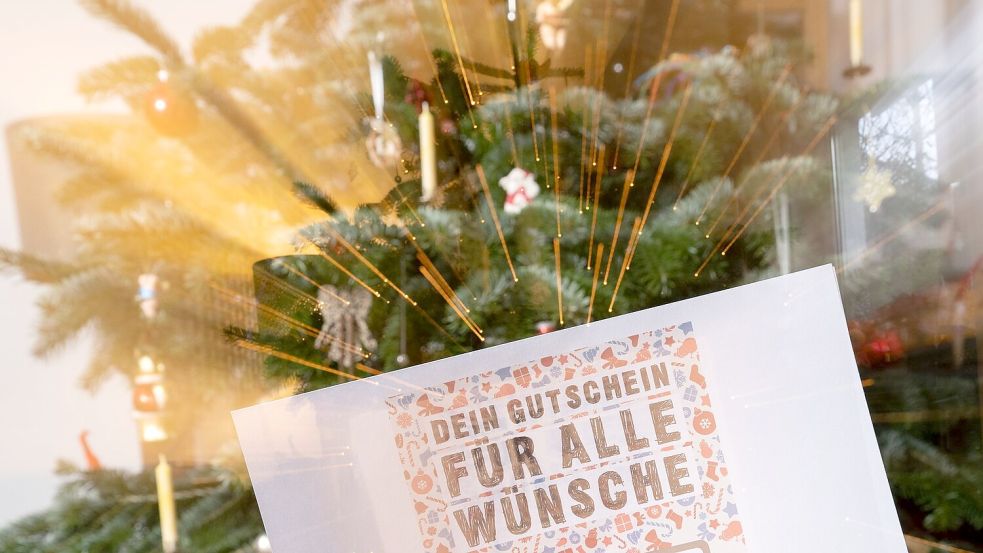 Weihnachtswünsche erfüllen sich heute manche gern selbst. (Archivbild) Foto: Bernd Weißbrod