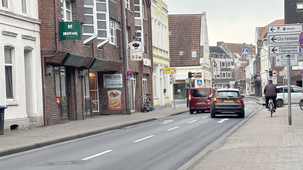 Zu spät bemerkt: Oft scheren Autofahrer, die sich nicht auskennen, erst spät auf die linke Spur ein. Leider ist nicht immer so viel Platz dafür. Foto: Vera Vogt