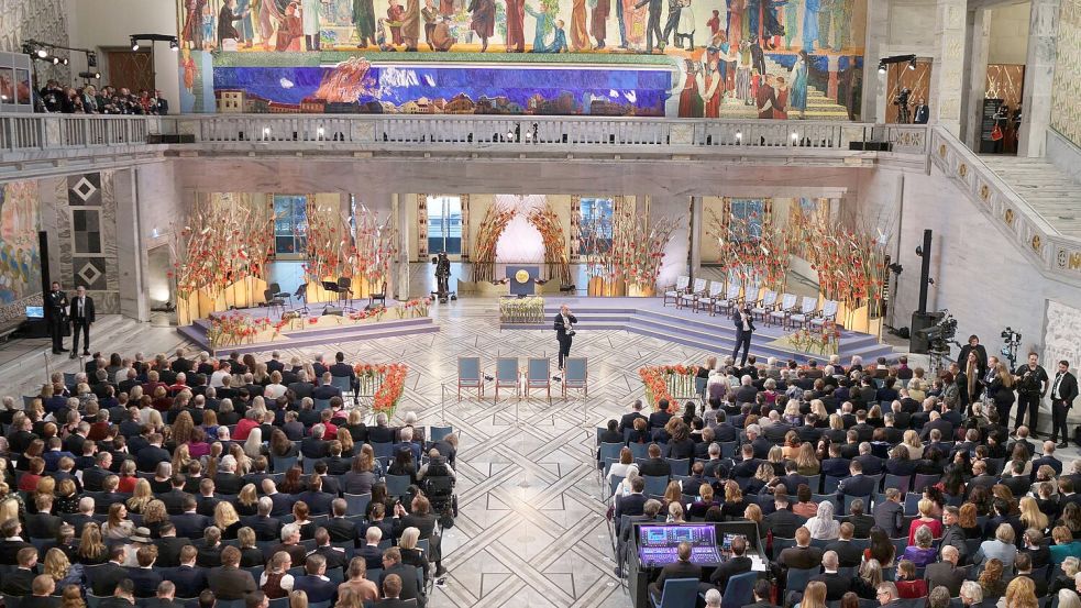 Bleibt der Stuhl der Friedensnobelpreisträgerin bei der Zeremonie im Osloer Rathaus diesmal frei? (Archivbild) Foto: Cornelius Poppe