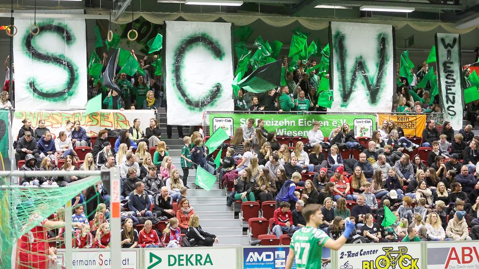 Der Aurich-Cup zieht jedes Jahr viele Mannschaften und auch zahlreiche Zuschauer an. Foto: Jens Doden, Emden