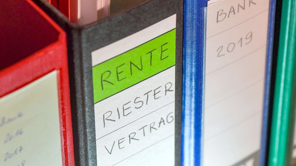 Der BGH hat eine Klausel in einer fondsgebundenen Riester-Versicherung geprüft. (Symbolbild) Foto: Patrick Pleul