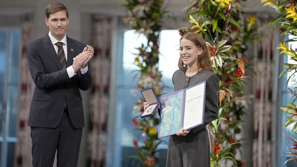 Machados Tochter Ana Corina Sosa nahm den Preis im Namen ihrer Mutter entgegen. Foto: Ole Berg-Rusten/NTB Scanpix Pool