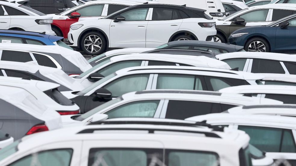 Ein Grund für die Krise: Die deutsche Autobranche schwächelt. (Archivbild) Foto: Bernd Wüstneck