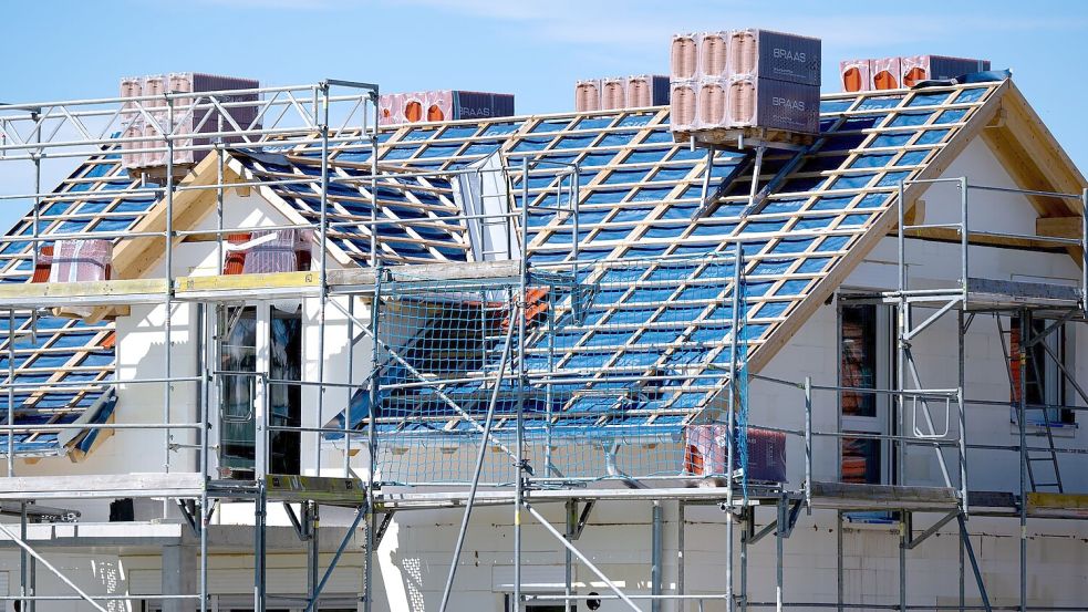 Im Wohnungsbau dürfte es bald wieder bergauf gehen (Archivbild). Foto: Sven Hoppe