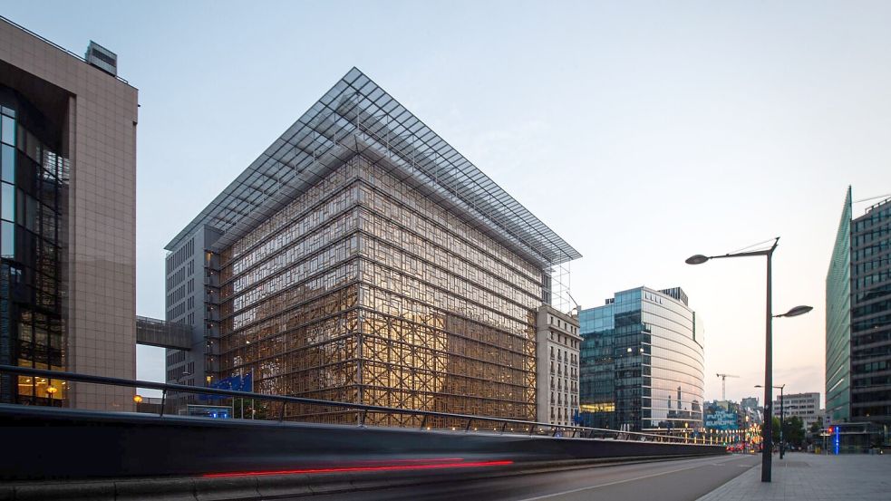 Trotz der ersten Einigung werden im Europagebäude auch in den kommenden Tagen noch schwierige Diskussionen erwartet. (Archivbild) Foto: Arne Immanuel Bänsch