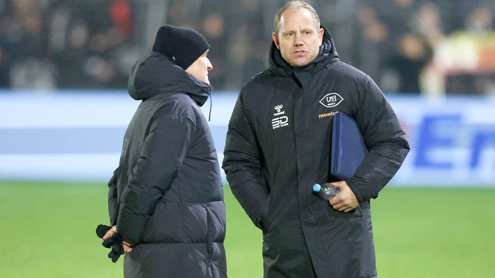 Frank Löning war beim VfB auch drei Jahre lang Co-Trainer der Regionalliga-Männer, traf dabei natürlich auch auf Kickers Emden und Stefan Emmerling. Foto: Imago