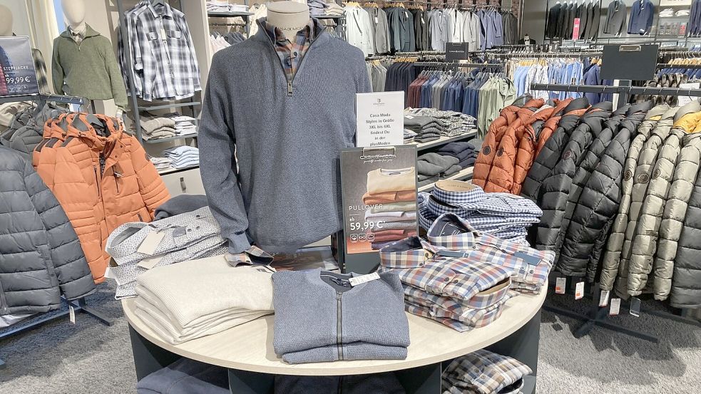 In der Herrenabteilung sind unter anderem die aktuellen Kollektionen von Casa Moda zu finden.