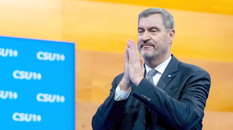 Große Freude sieht anders aus: CSU-Chef Söder bleibt im Amt, aber seine Parteibasis hat ihm einen schmerzhaften Parteitag bereitet. Foto: Sven Hoppe