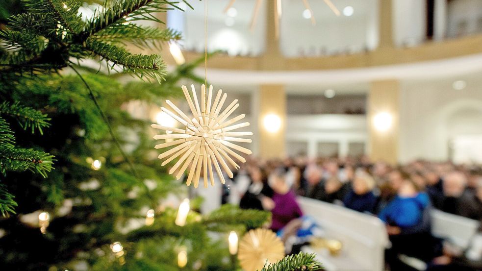 An Weihnachten gehört für viele Familien ein Kirchgang dazu. Foto: Hauke-Christian Dittrich/dpa