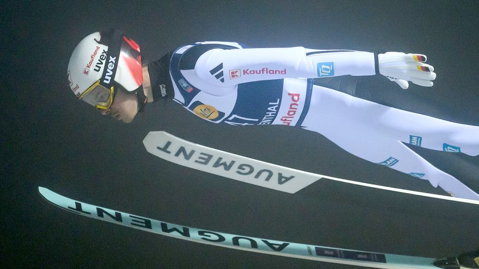 Fliegt aufs Podest: Philipp Raimund. Foto: Hendrik Schmidt