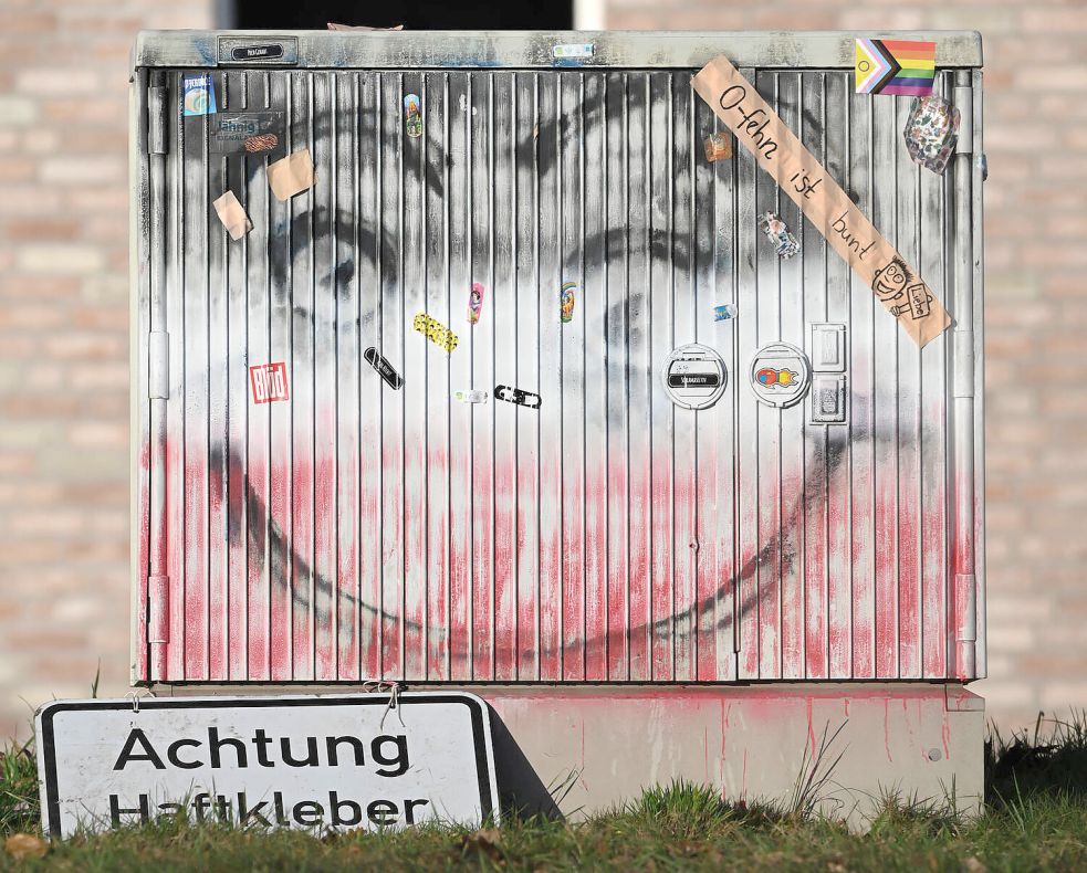 Der Stromkasten wurde mit der Bundestagswahl 2025 zu einem Zeichen gegen rechts. Foto: Lars Penning/dpa