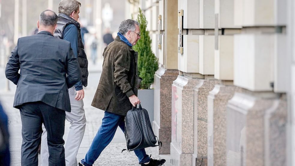 Vor dem Treffen auf Beraterebene ging es für die US-Delegation erst in ein Berliner Hotel. Foto: Kay Nietfeld/dpa