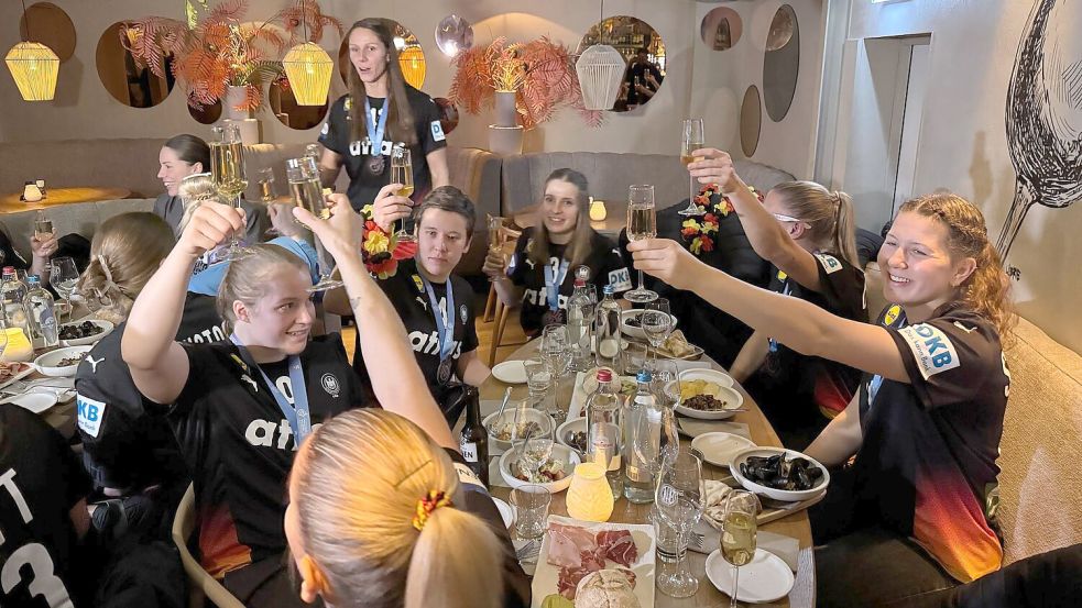 In einem Restaurant im Zentrum von Rotterdam wurde gefeiert. Foto: Jordan Raza/dpa