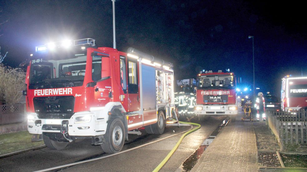 Zahlreiche Einsatzkräfte waren vor Ort. Foto: Joachim Rand/Feuerwehr