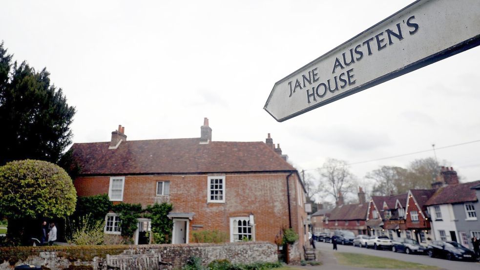 Chawton House mit seinem weitläufigen Park steht heute Besucherinnen und Besuchern offen, die auf Jane Austens Spuren wandeln wollen. (Archivbild) Foto: Li Ying/XinHua/dpa