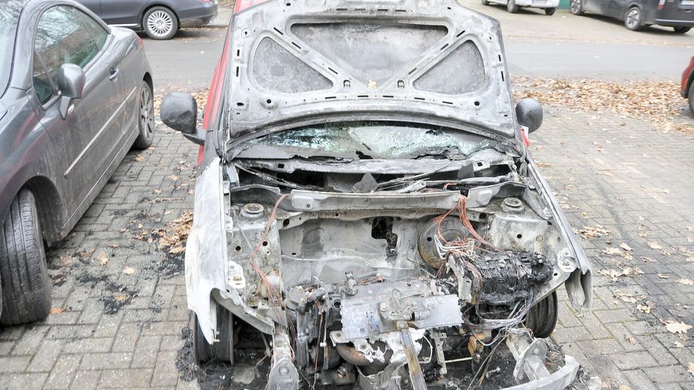 Es hat im Dezember 2025 in zwei Nächten Autobrände in Leer gegeben. Foto: Bodo Wolters/Archiv