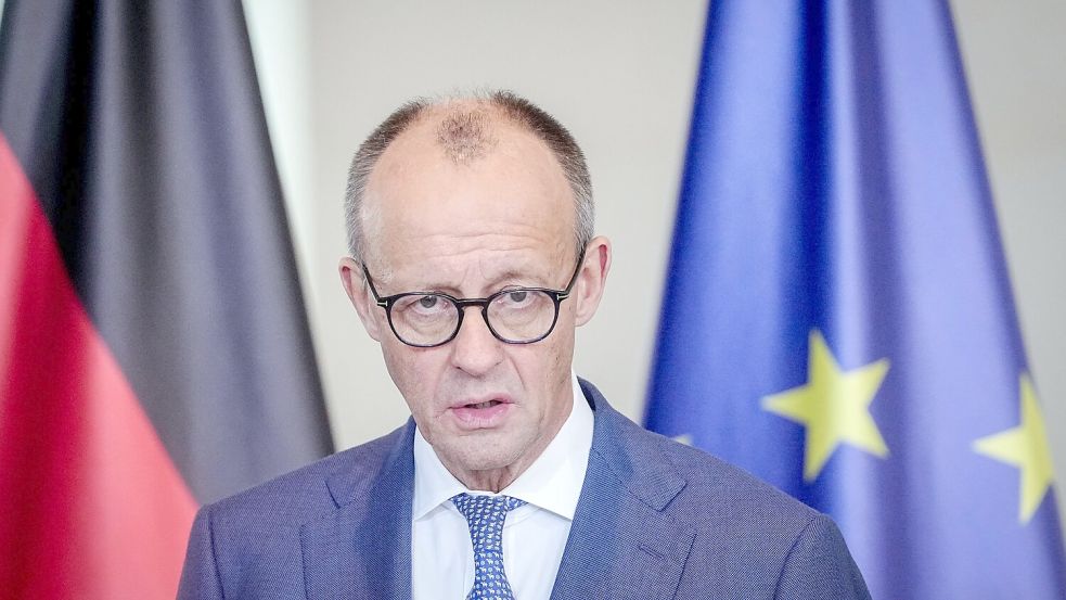 In den vergangenen Wochen hatte der Bundeskanzler von der EU-Kommission Änderungen beim ursprünglich geplanten Verbrenner-Aus verlangt. (Archivbild) Foto: Kay Nietfeld/dpa