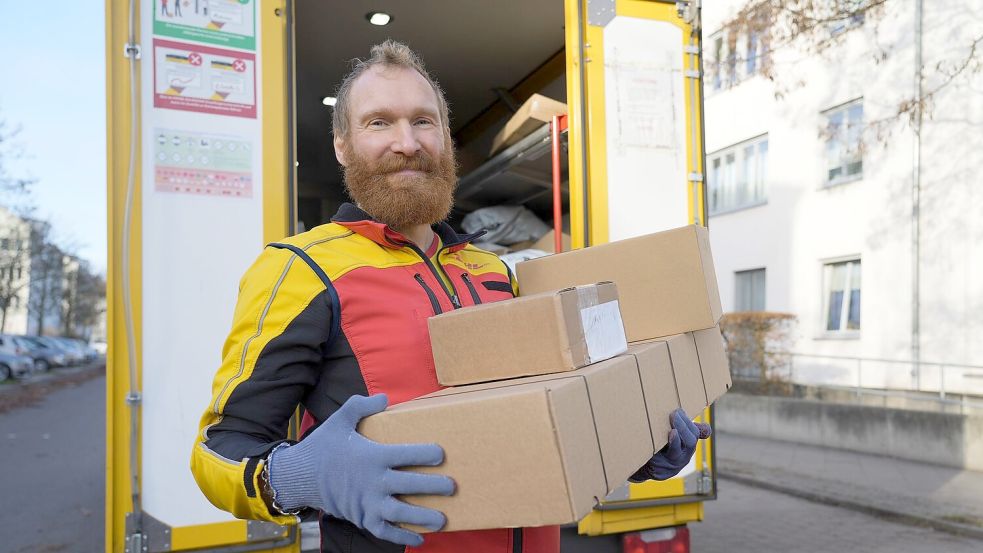 Paketbote Steve Josch wünscht sich mehr Wertschätzung und Entgegenkommen von den Kunden. Foto: Manuel Genolet