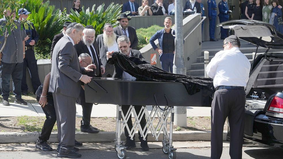 Schlanger hinterlässt Berichten zufolge fünf Kinder. Foto: Mark Baker/AP/dpa
