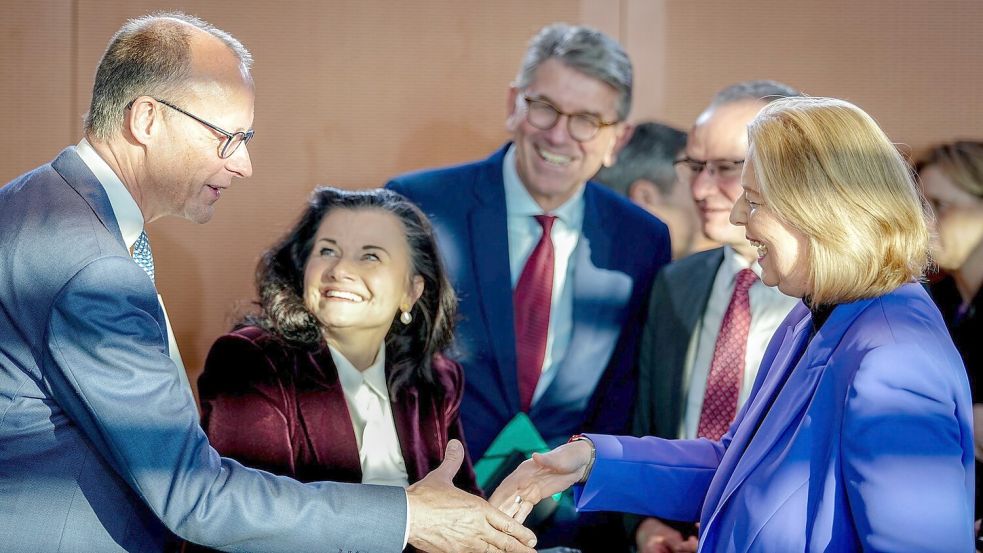 Auf Vorschlag von Sozialministerin Bas (r.) wurde eine Rentenkommission eingesetzt. Foto: Kay Nietfeld/dpa