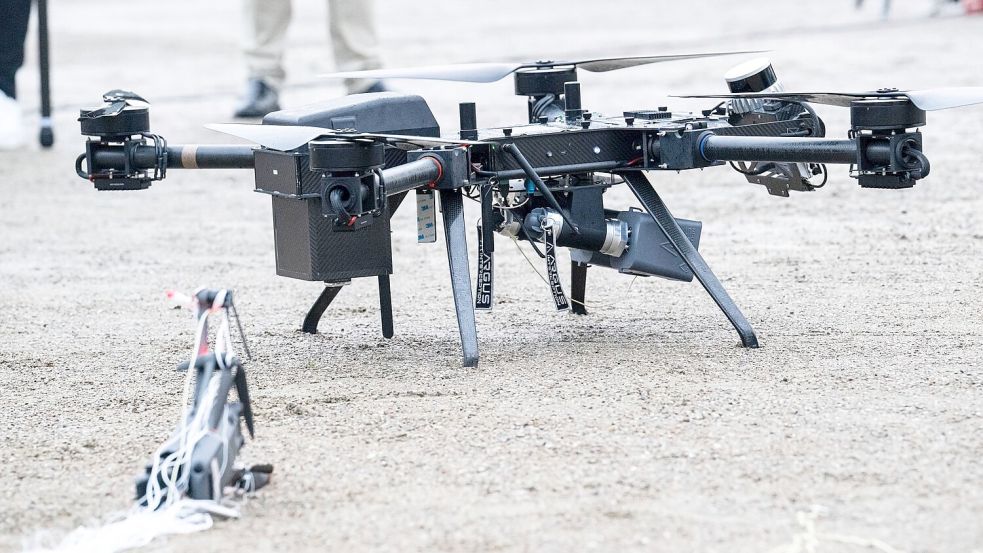 Die Nachfrage nach Systemen zur Detektion und Abwehr von Drohnen hat laut Bundesverband der Deutschen Luft- und Raumfahrtindustrie zuletzt zugenommen. (Archivbild) Foto: Sina Schuldt