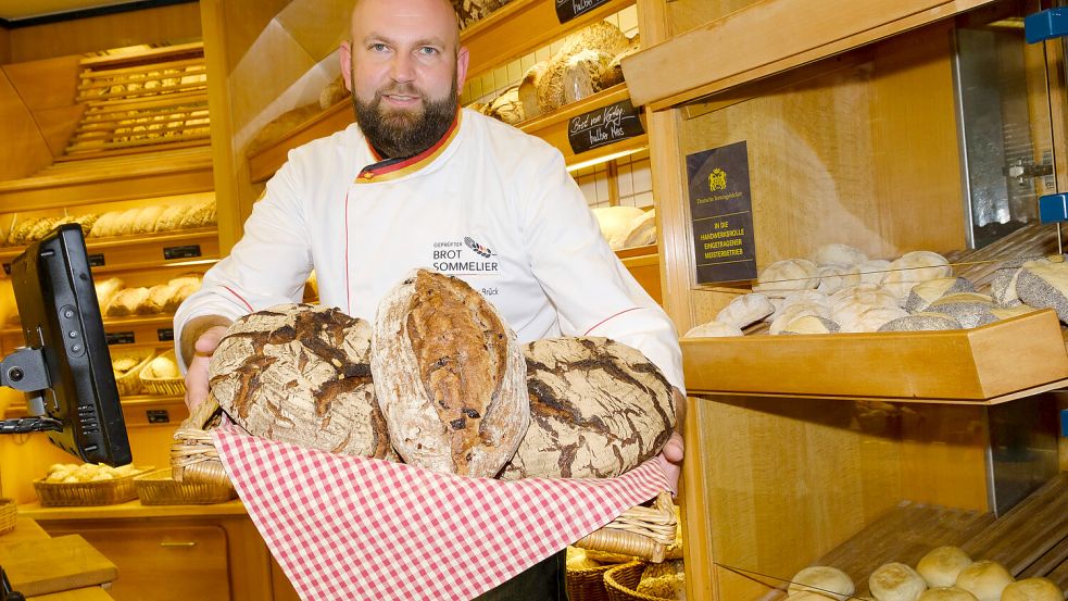 Christian Brück, Inhaber von Bäcker Becker in Delmenhorst, sieht sich nach seinem viral gegangenen Video Fake News und Verleumdungen ausgesetzt. Foto: Alex/Photo