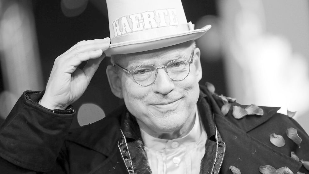 Regisseur Rosa von Praunheim ist tot. (Archivbild) Foto: Michael Kappeler/dpa