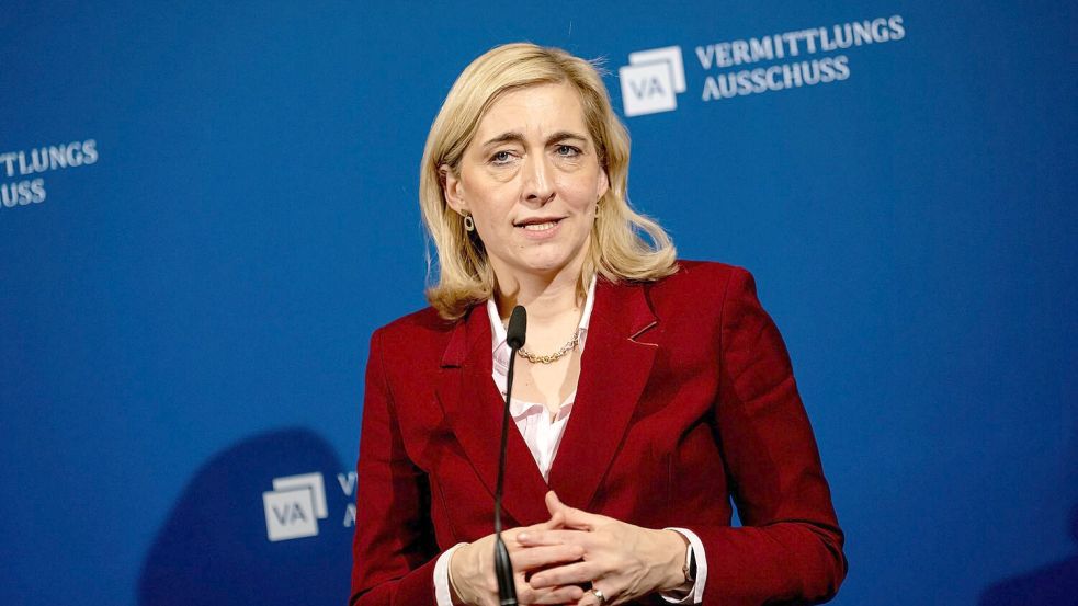 Gesundheitsministerin Nina Warken begrüßte den Kompromiss im Vermittlungsausschuss. Foto: Fabian Sommer/dpa