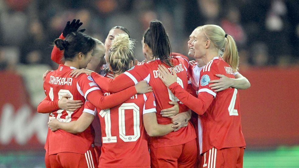 Die Bayern-Frauen freuen sich auf das Viertelfinale in der Champions League. Foto: Jens Niering