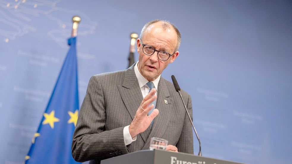 Zeigte sich am Ende mit dem Kompromiss zufrieden: Bundeskanzler Friedrich Merz. Foto: Michael Kappeler/dpa