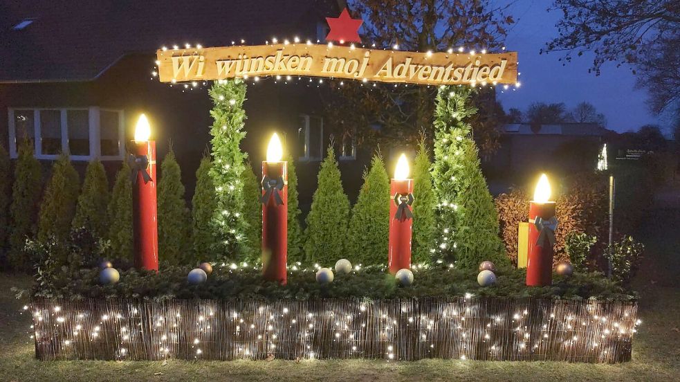Aufgestellt worden sind die vier leuchtenden Adventskerzen von der Nachbarschaft 1.Südwieke/Ecke Freeseweg. Foto: Nachbarschaft