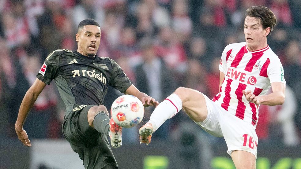 Kölns Kakub Kaminski (r) hatte in der ersten Hälfte zwei Chancen. Foto: Marius Becker