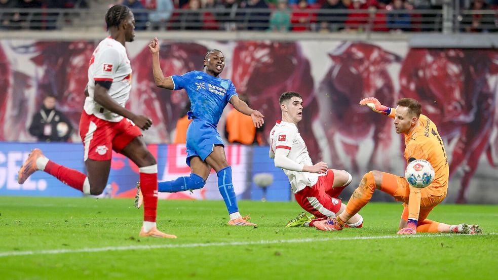 Im Spitzenspiel in Leipzig gab es viele Torszenen. Foto: Jan Woitas