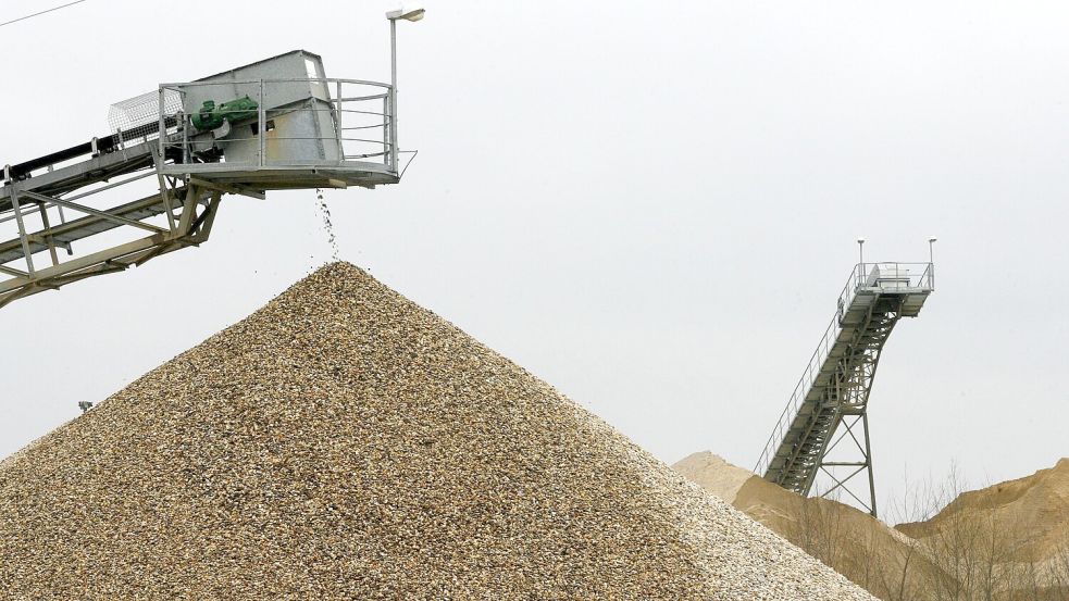 Kies und Sand sind weiter der in Deutschland am häufigsten gewonnene Rohstoff. Doch die Fördermenge schrumpft. (Symbolbild) Foto: Roland Weihrauch