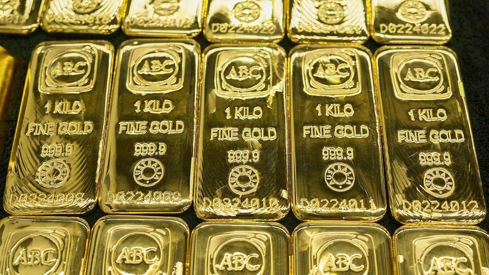 Der Goldpreis ist auf mehr als 4.400 US-Dollar gestiegen. Foto: Mark Baker/AP/dpa