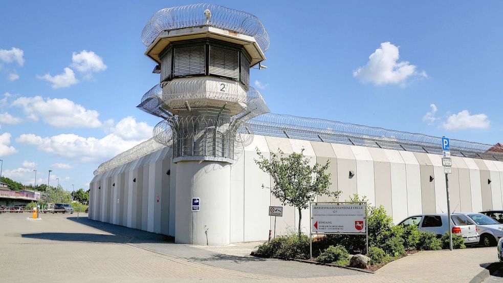 In der Justizvollzugsanstalt Celle gibt es aktuell nur fünf freie Haftplätze. Foto: IMAGO / Rust
