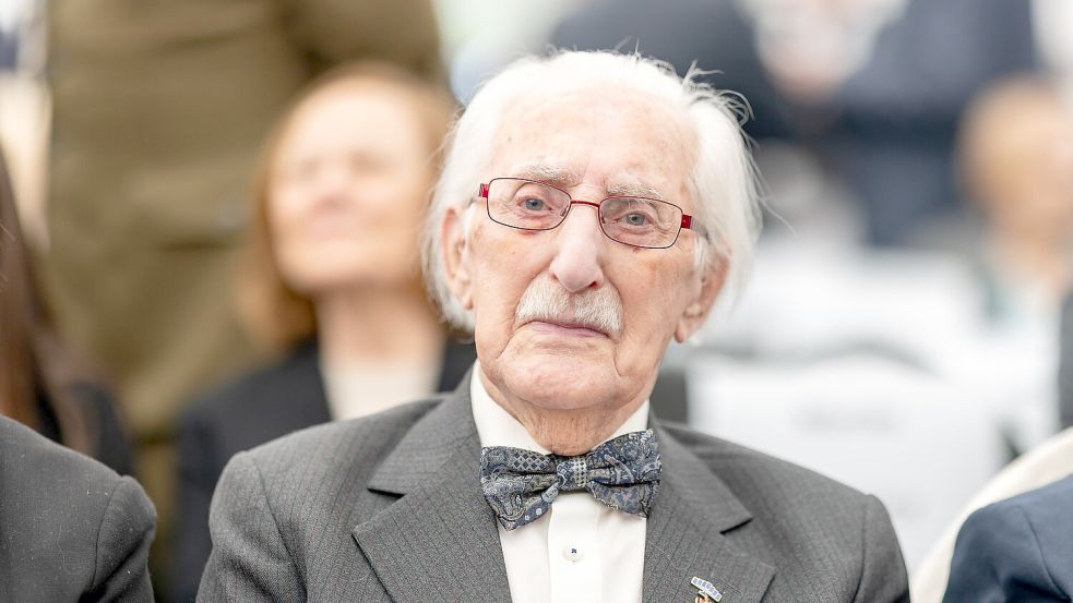 Bei Gedenkfeiern ruft Leon Weintraub regelmäßig zu mehr Humanismus auf. (Archivbild) Foto: Daniel Karmann