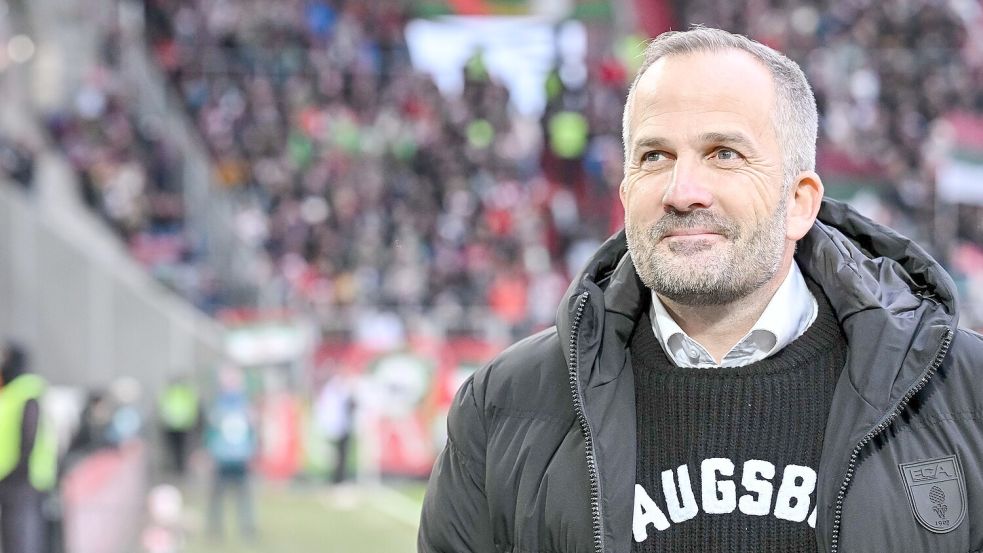 Wenn’s Spaß macht: Manuel Baum macht doch als Augsburger Coach weiter. (Archivbild) Foto: Harry Langer