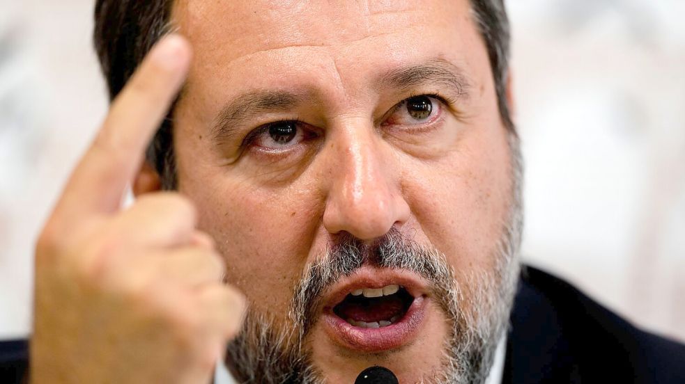 Matteo Salvini spricht erneut von „Schande“. (Archivbild) Foto: Domenico Stinellis/AP/dpa