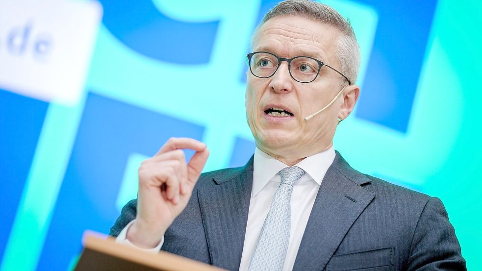 Digitalminister Karsten Wildberger (CDU) erwartet große gesellschaftliche Veränderungen durch die zunehmende Rolle von KI. (Archivbild) Foto: Kay Nietfeld/dpa