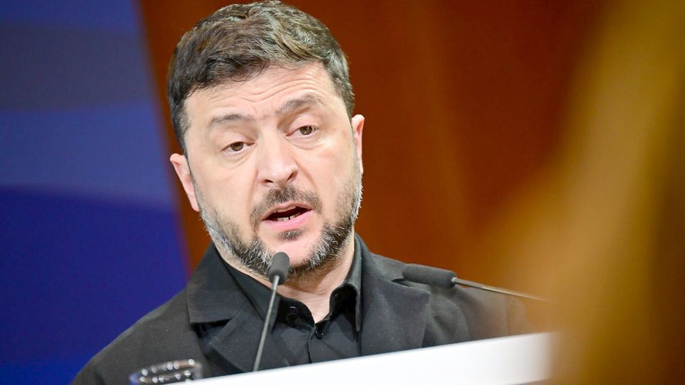 Der ukrainische Präsident Wolodymyr Selenskyj hat erstmals die bisherigen 20 Punkte für einen möglichen Friedensplan für sein Land dargelegt. (Archivbild) Foto: Sebastian Christoph Gollnow/dpa