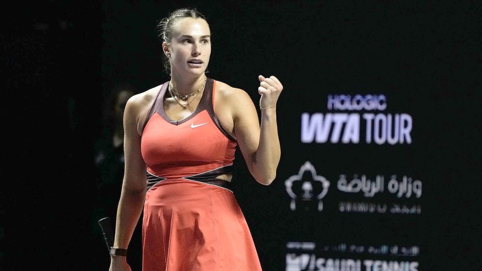Aryna Sabalenka trifft im Duell der Geschlechter auf Nick Kyrgios. (Archivbild) Foto: Fatima Shbair/AP/dpa
