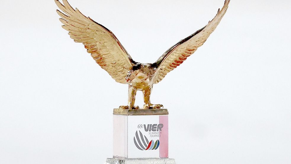 Der goldene Adler wird für den Tournee-Sieger verliehen. (Archivbild) Foto: Daniel Karmann