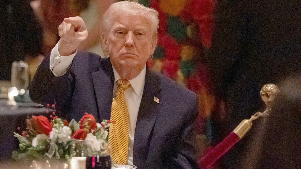 Trump lenkt den Blick im Epstein-Fall erneut auf die Demokraten. Foto: Alex Brandon/AP/dpa