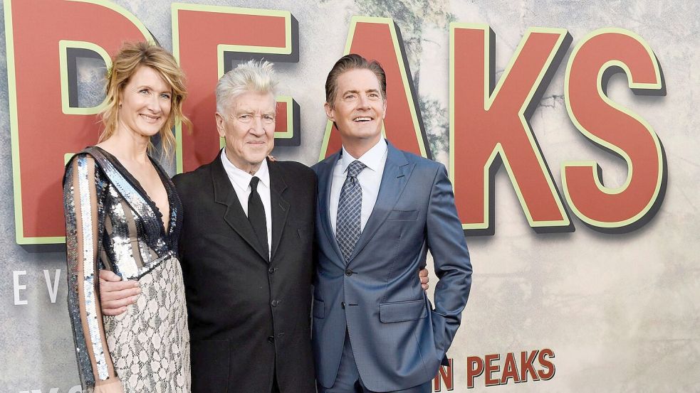 Der Kult-Regisseur David Lynch (M) ist mit 78 Jahren gestorben. (Archivbild) Foto: Chris Pizzello/Invision/AP/dpa