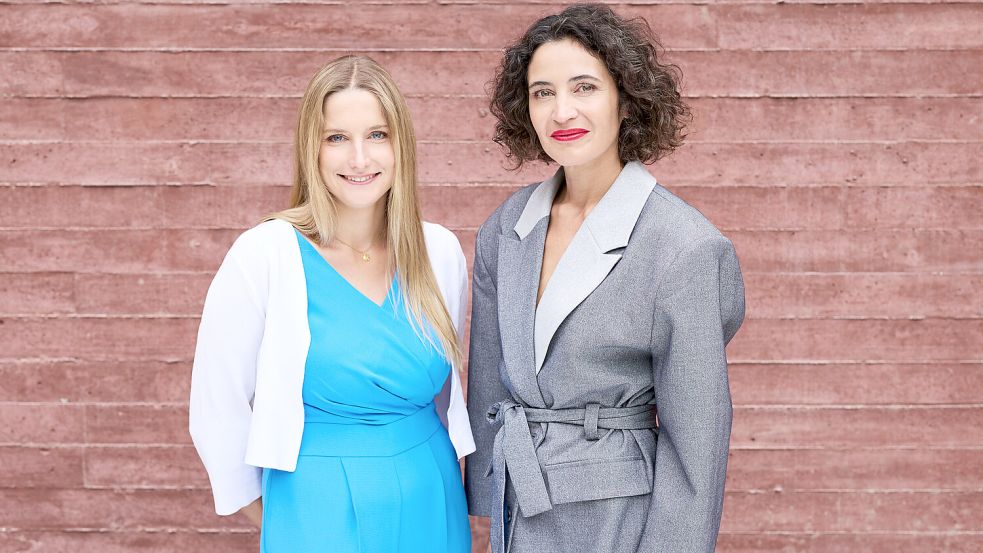 Josephine Ballon (r.) und Anna-Lena von Hodenberg (l.), Geschäftsführerinnen der Organisation Hateaid, dürfen nicht mehr in die USA einreisen. Foto: dpa/HateAid/Sven Serkis