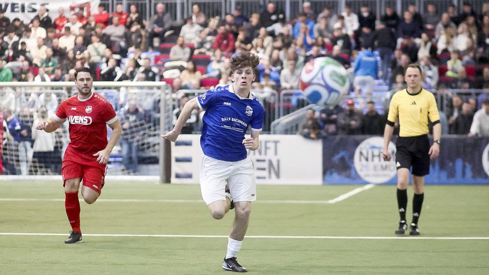 Die Emder Fußball-Hallenstadtmeisterschaft wird ausgetragen. Das Foto ist vom gestrigen Turniertag. Foto: Jens Doden/Emden